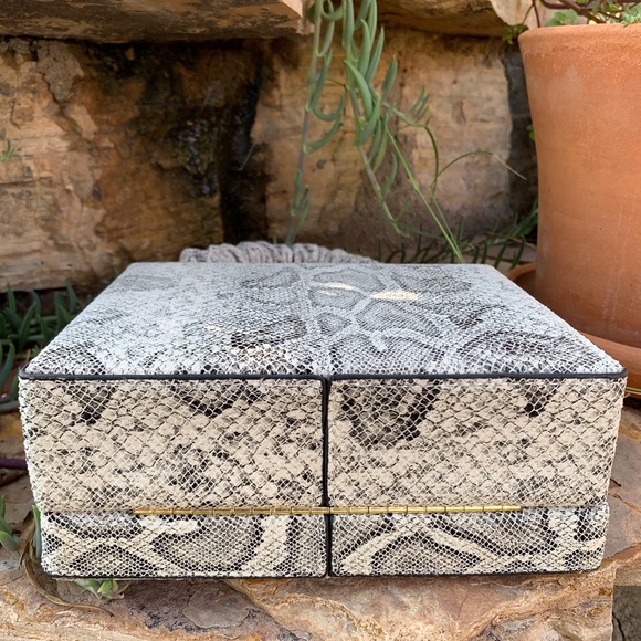 Snakeprint Moda Luxe KAIA Crossbody Bag NWT - Picture 9 of 10